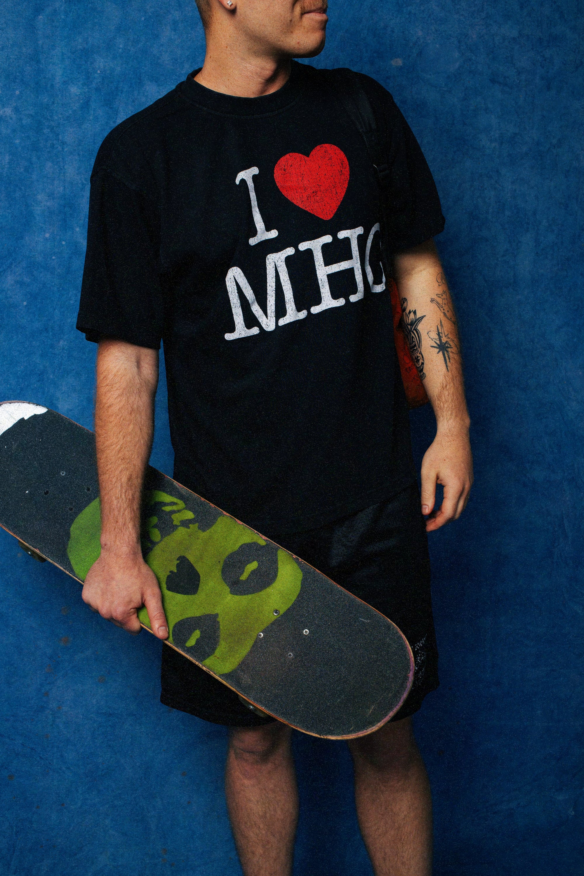 BLACK I ❤️ MHC TEE